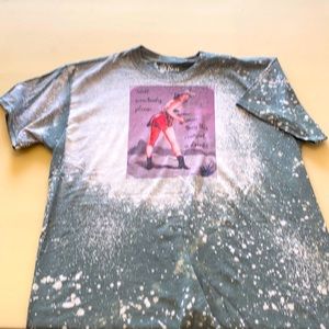 Gildan large tee green bleach cowgirl